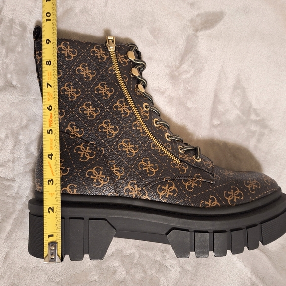 Guess Ferina combat boots size 11M - Picture 3 of 13